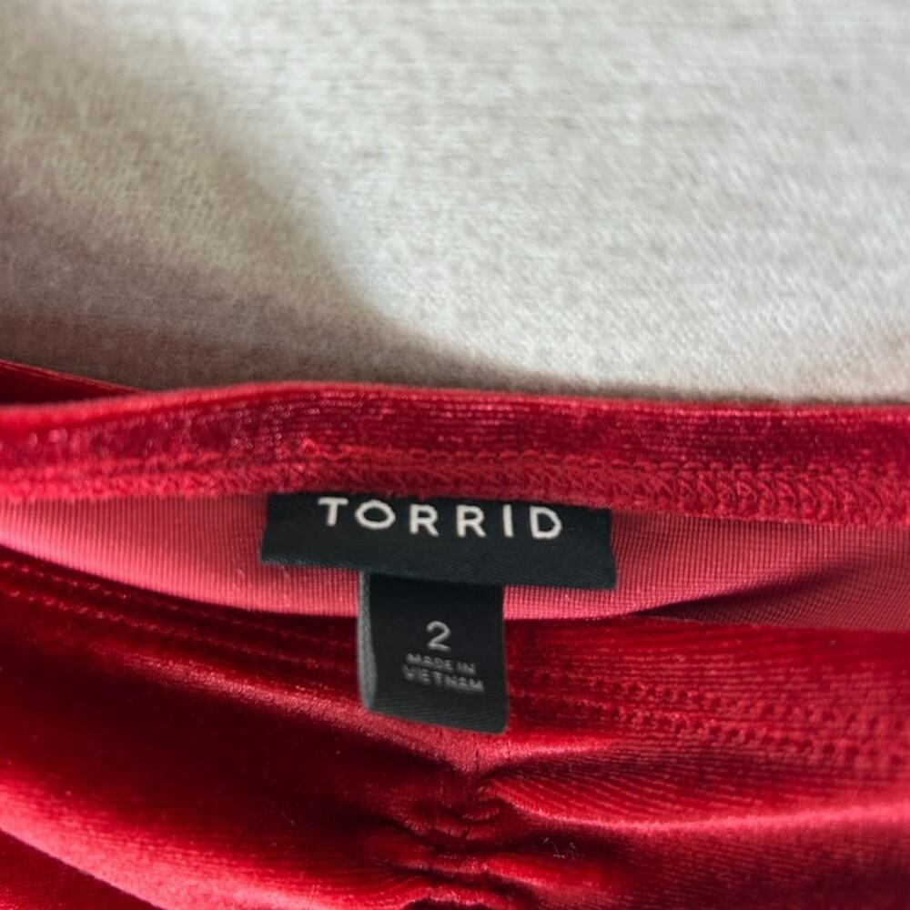 Torrid Womens Red Velvet Shirred Front Top Size 2X Stretch Vampy Sexy Holidays - Picture 4 of 9